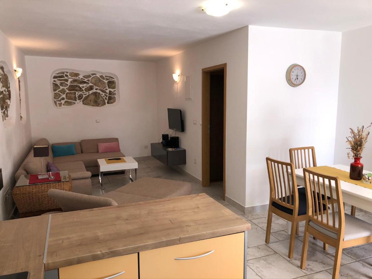 Apartments Trlika Kampor المظهر الخارجي الصورة