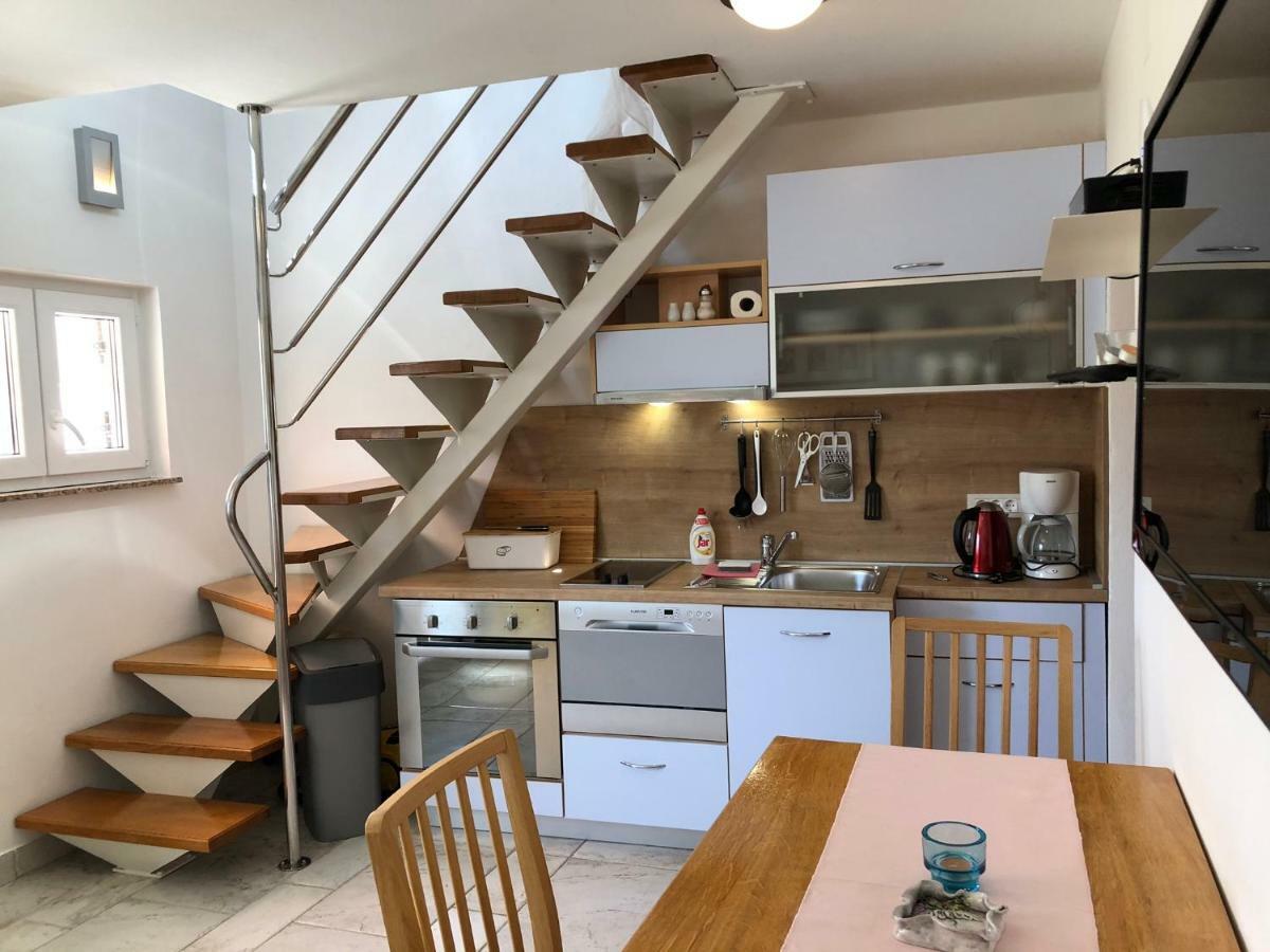 Apartments Trlika Kampor المظهر الخارجي الصورة